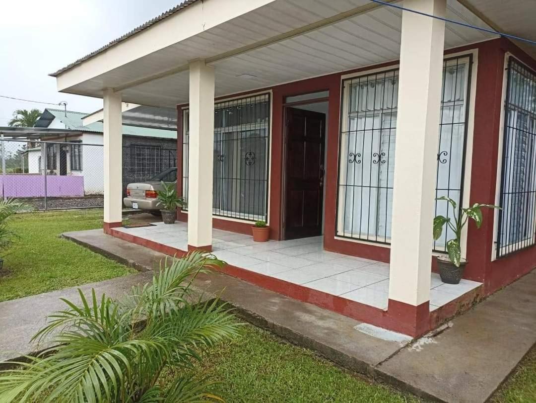 הוילה La Fortuna Morpho Casa Vacacional מראה חיצוני תמונה